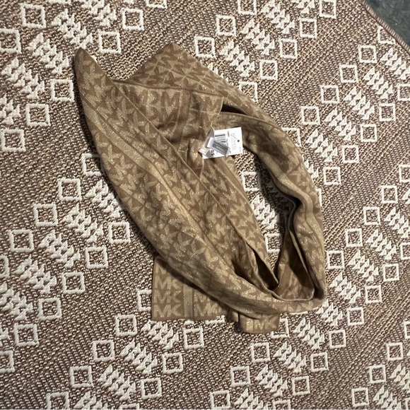 NWT Michael Kors Women's Gold Scarf Wrap Gold Brown Tan - Picture 4 of 7